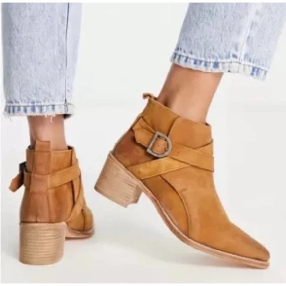 Free People Back Loop Ankle Buckle Booties SZ 39 NEW - Picture 2 of 13